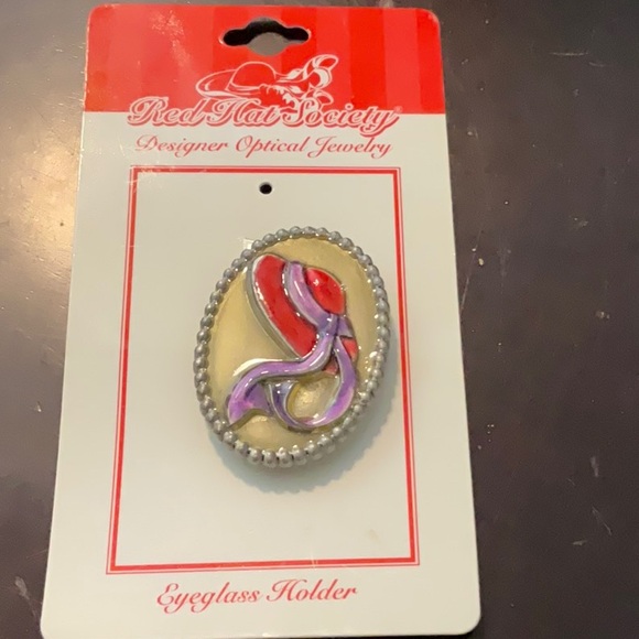 Vintagee Red Hat Society watch, brooch, brooch box and badge or eyeglass holder - Picture 5 of 13